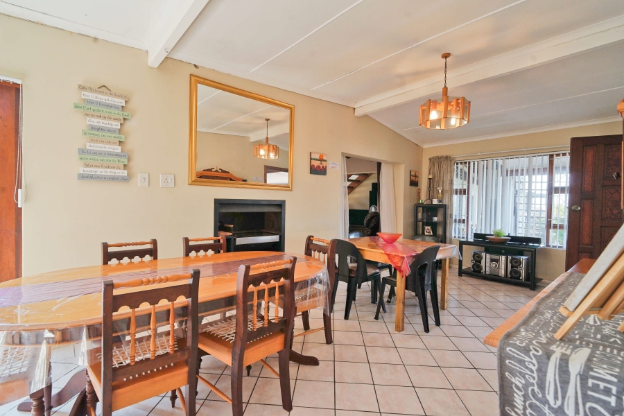5 Bedroom Property for Sale in Winterstrand Eastern Cape
